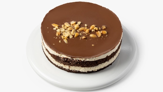 Торт шоколадный с&nbsp;карамелью и&nbsp;арахисом
