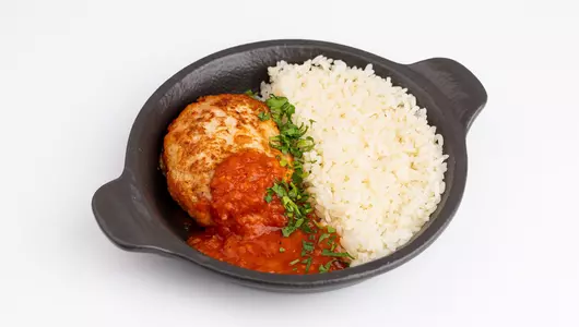 Зраза куриная с рисом под томатным соусом