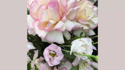 Композиция с&nbsp;французской розой FMART by flowwow