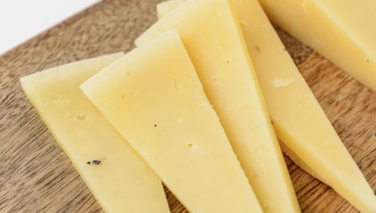 Сыр полутвердый с&nbsp;трюфелем мдж 45%