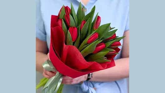 Букет 15 красных тюльпанов FMART by flowwow