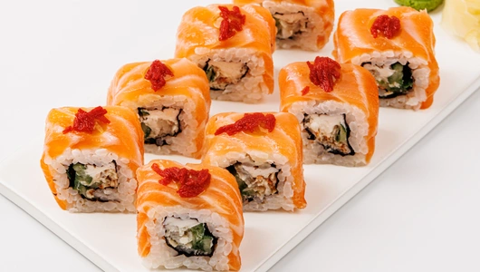 Ролл "Аниак" с семгой и угрем