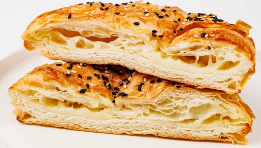 Слойка с сыром. Пекарня Слойка с сыром. Пекарня