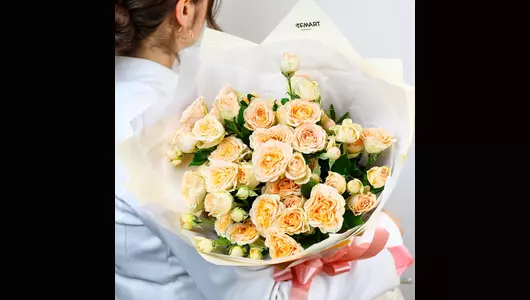 Авторский букет «Сансерра» из&nbsp;9 кустовых роз FMART by flowwow