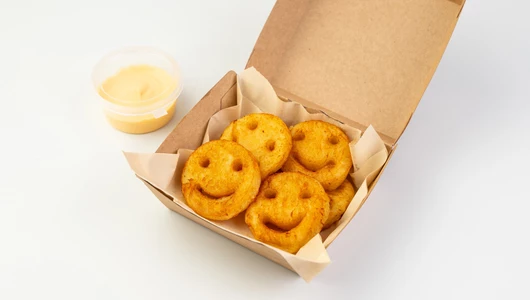 Картофельные улыбки с&nbsp;сырным соусом