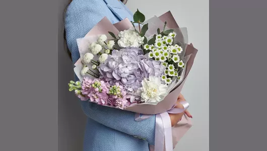 Гортензия и маттиола в букете «Анастасия» FMART by flowwow