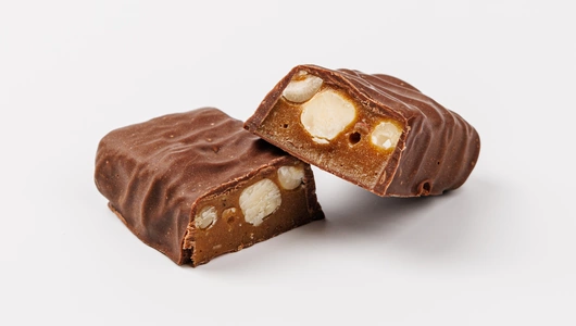 Батончик шоколадный с кокос. карамелью и фундуком