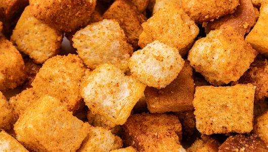 Сухарики-гренки пшеничные с&nbsp;чесноком и&nbsp;паприкой