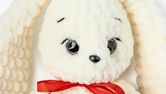 Вязаная игрушка ручной работы "Зайка Малютка"