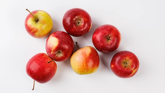 Яблоко Малинка