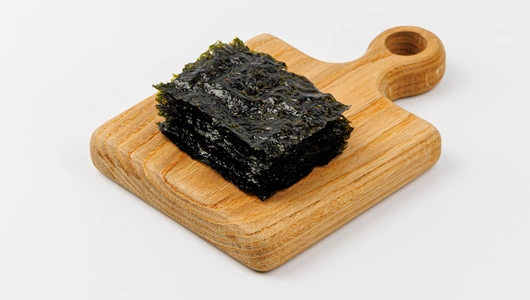 Морская капуста хрустящая со вкусом шрирача, 5 г