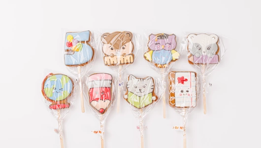 Пряник имбирный "1 сентября" на палочке Пряник имбирный "1 сентября" на палочке