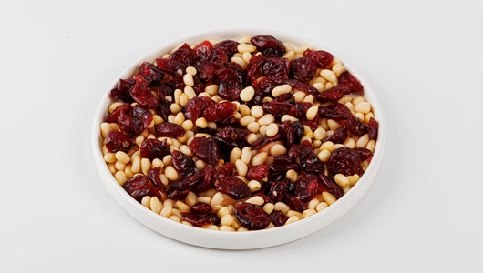 Смесь из клюквы и кедровых орехов Смесь из клюквы и кедровых орехов