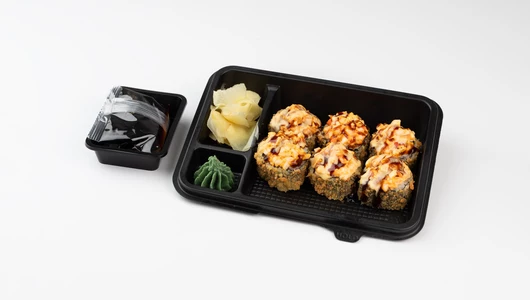 Темпура ролл с&nbsp;шапочкой из&nbsp;крабового сурими