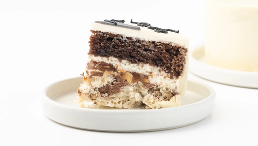 Торт "Тебе - сердечко" бисквитный с&nbsp;безе и&nbsp;карамелью