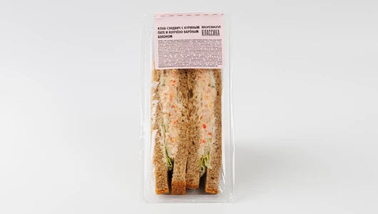 Клаб-сэндвич с&nbsp;куриным пате и&nbsp;копчено-вареным беконом