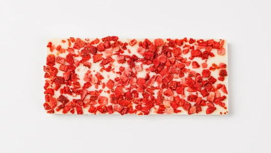 Шоколад белый на меду с клубникой, 45 г