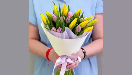 Букет 19 тюльпанов микс FMART by flowwow