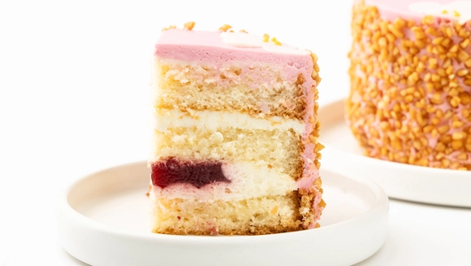 Торт бенто "Нежность" с клубникой