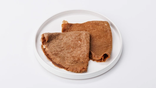 Блины шоколадные с сырным кремом и кокосовой стружкой