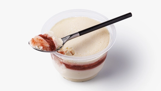 Запеканка творожная с&nbsp;клубникой, кафе