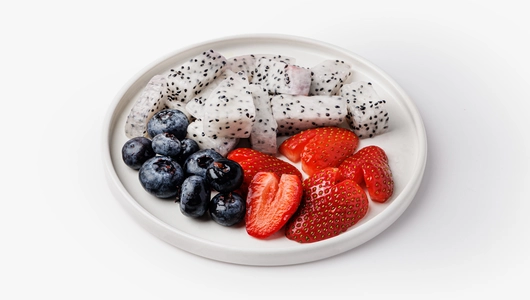 Фруктовый микс (питахайя, клубника, голубика), 170 г