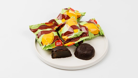 Конфеты "Манговое желе" в темном шоколаде Конфеты "Манговое желе" в темном шоколаде