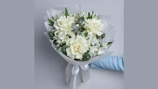 Нежный букет французская роза, альстромерия, эвкалипт FMART by flowwow