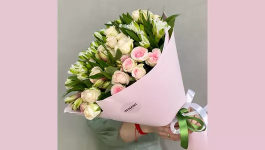 Букет Альстромерии с&nbsp;кустовой розой FMART by flowwow