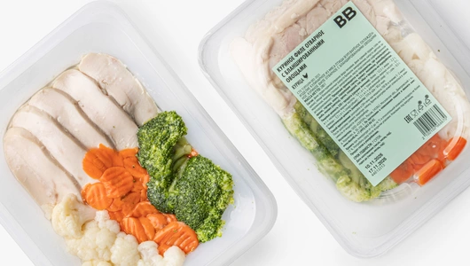 Куриное филе отварное с бланшированными овощами