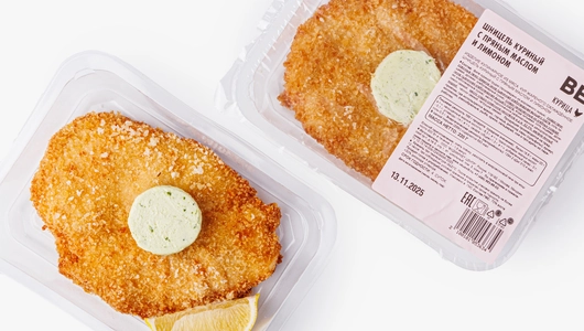 Шницель куриный с пряным маслом и лимоном