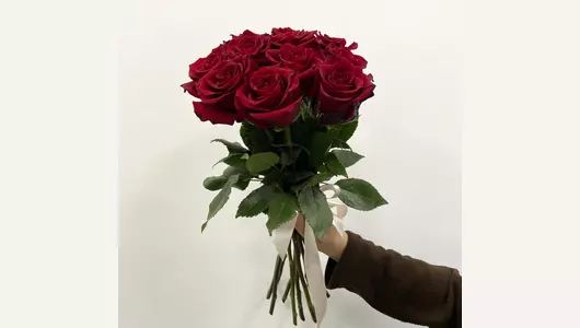 Букет из&nbsp;11 красных роз EXPLORER 50CM