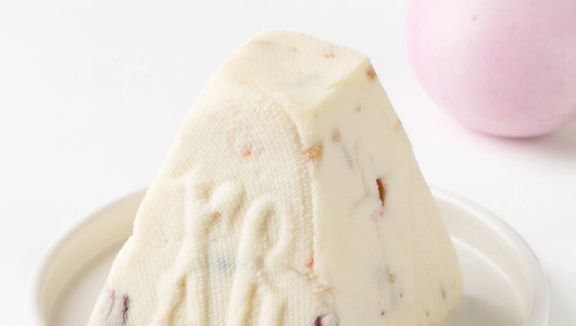 Пасха творожная с&nbsp;клюквой, вишней, фундуком, кешью и&nbsp;миндалем