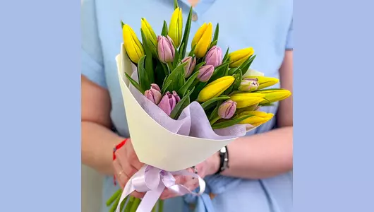 Букет 19 тюльпанов микс FMART by flowwow