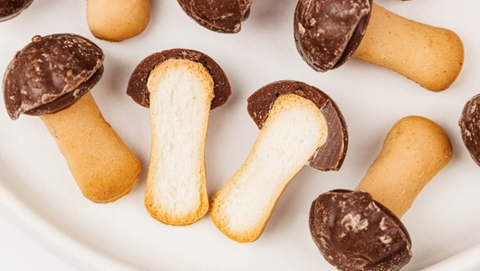 Шоколад молочный с печеньем "Шоко шляпки"