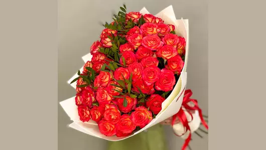 Букет Яркие кустовые розы FMART by flowwow