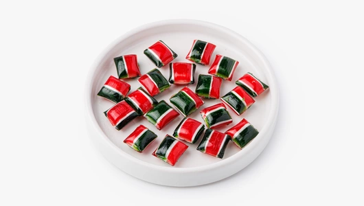 Карамель со вкусом вишни в ёлочной игрушке, 30г