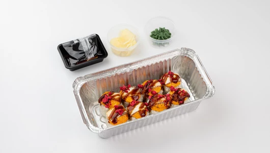 Гурман ролл с&nbsp;копчёным угрем и&nbsp;малиной запеченный