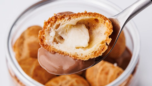 Профитроль "Молочный шоколад", кафе рег