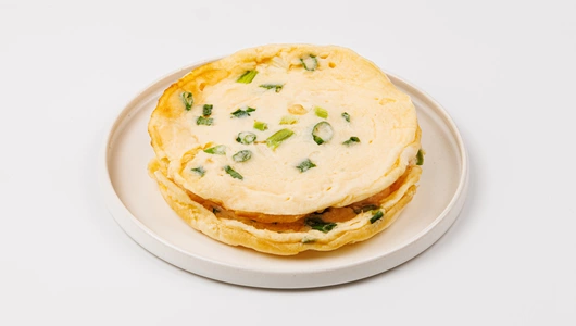 Блинчики яичные по-азиатски с куриным жюльеном
