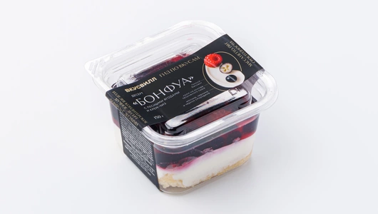 Десерт "Бонфуа" с лесными ягодами и крем-чиз Десерт "Бонфуа" с лесными ягодами и крем-чиз