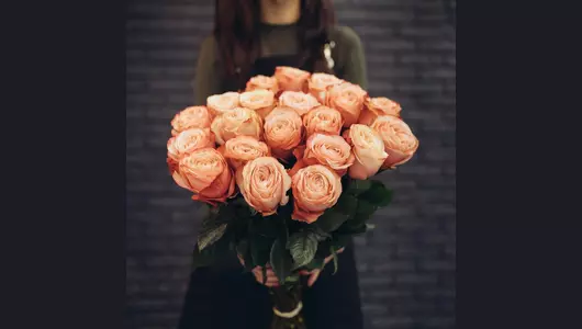 Роза пионовидная кахала 25 штук (70см)