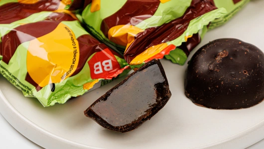 Конфеты "Манговое желе" в темном шоколаде Конфеты "Манговое желе" в темном шоколаде