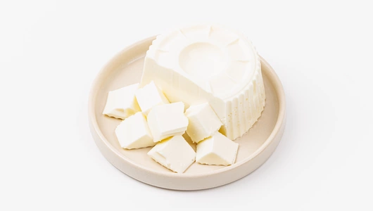 Сыр мягкий "Свежий для салатов", 180 г Сыр мягкий "Свежий для салатов", 180 г