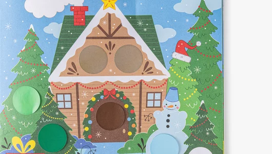 Книжка с наклейками "У Деда Мороза", 96 наклеек