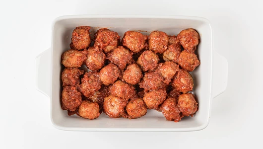 Фрикадельки из индейки су-вид в красном соусе