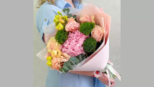 Букет-комплимент с&nbsp;гортензией FMART by flowwow