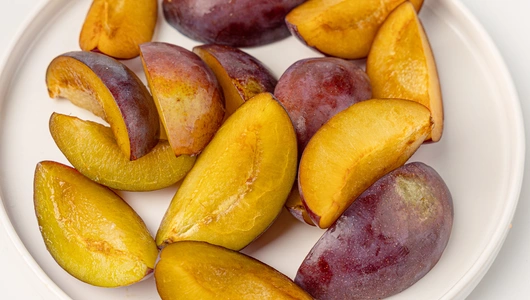 Слива дольки