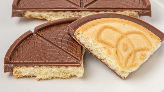 Шоколад молочный с&nbsp;печеньем