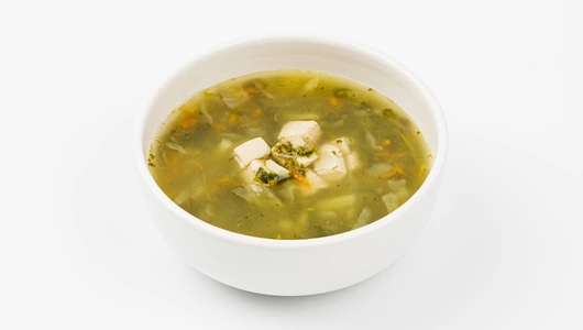 Суп из шпината с куриной грудкой, кафе